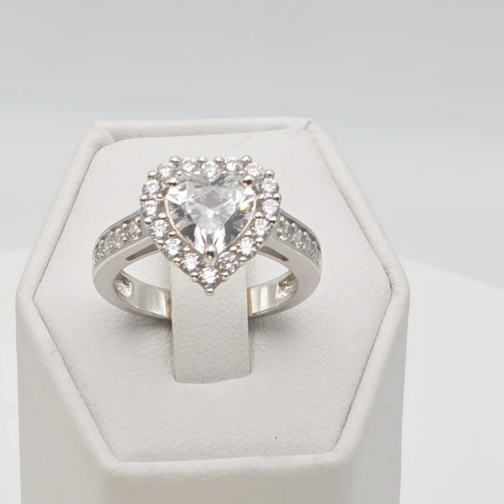 BE 925 Sterling Silver Heart Ring Halo Design Cubic Zirconia‎ Engagement Size 7